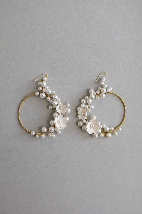 Elegant Earrings for Your Special Day: Stunning Wedding Jewelry to Complete Your Look
.
.
#WeddingEarrings #BridalJewelry #BrideAccessories #WeddingStyle #ElegantElegance