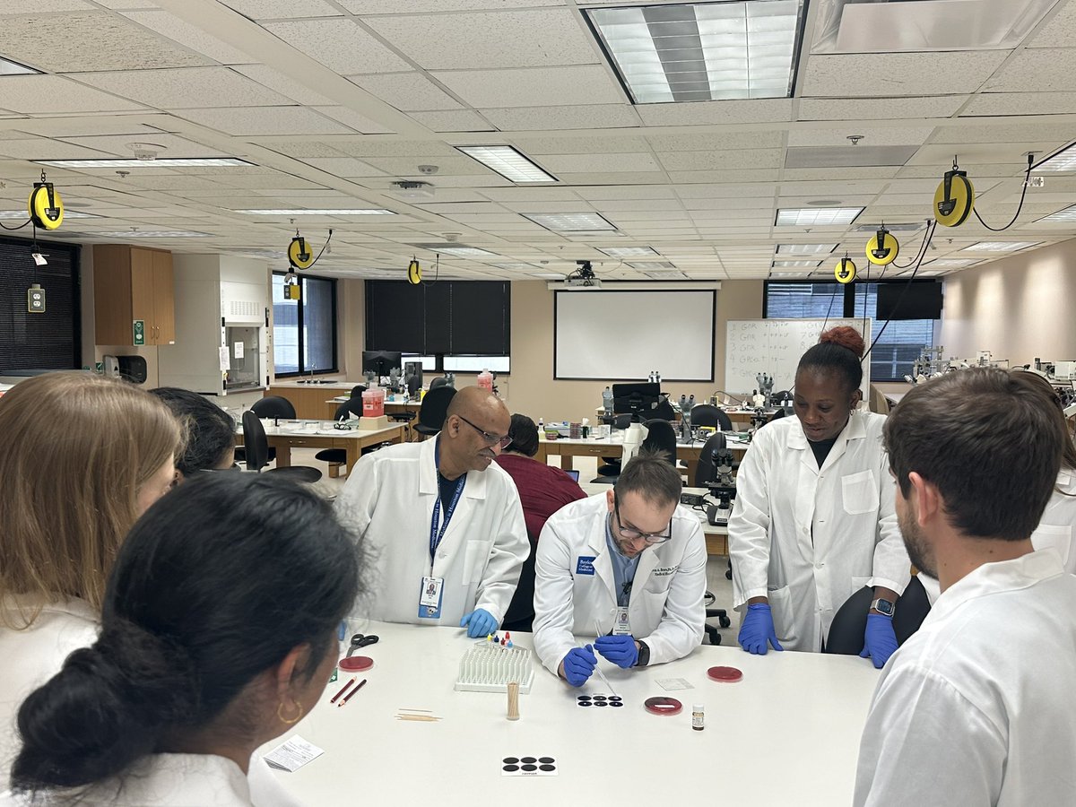 More time in the lab for the @BCM_TropMed DTM learners. Plating their samples + performing gram stains + benchtop biochemical tests to identify 10 unknown bacteria of global significance. Goal: to develop basic clinical lab skills that are globally transferable (+some fun)