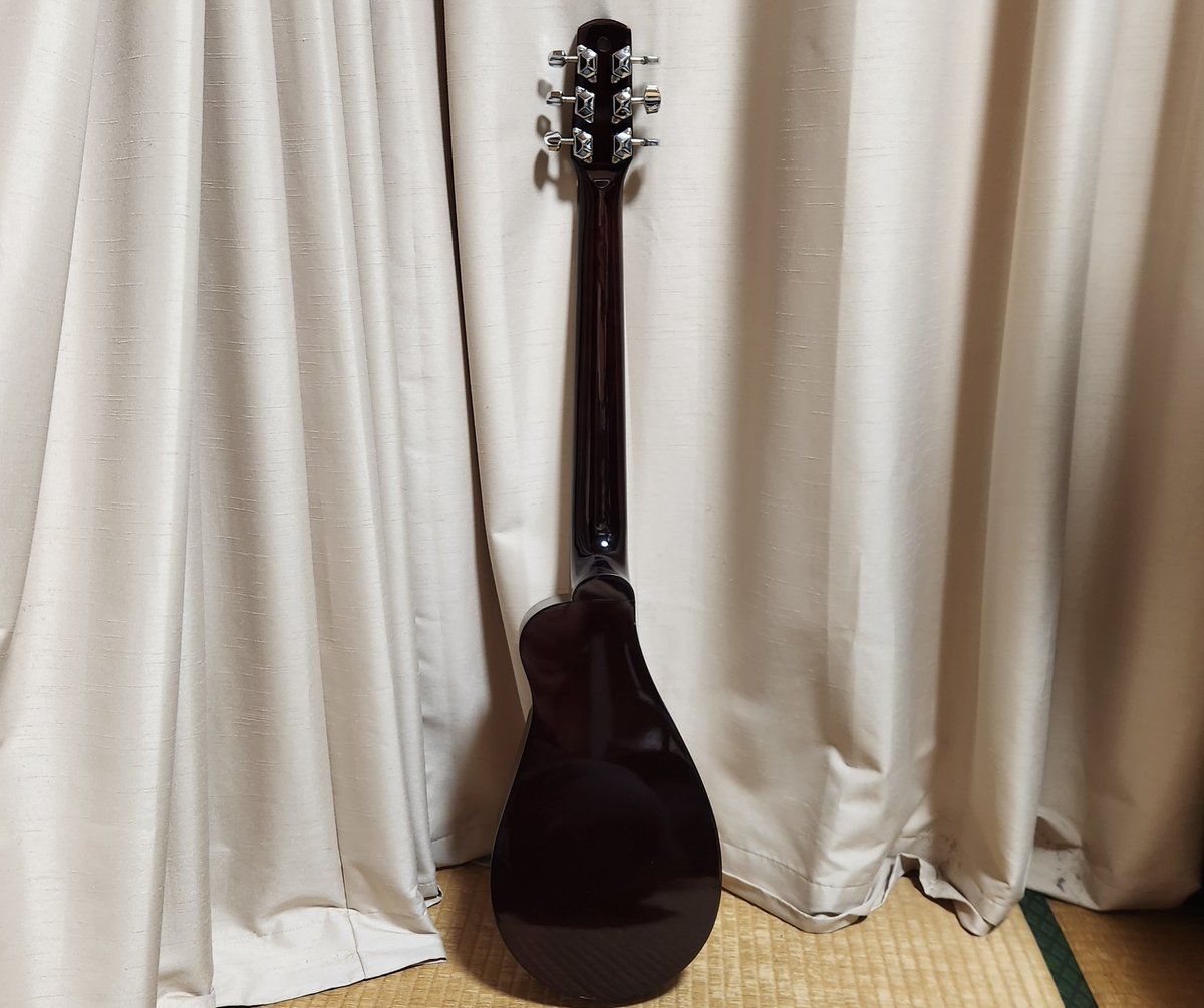 fujitakun_vo_g's tweet photo. 家のものを整理したくて、
Yahoo!オークションとフリマの
アプリを先日ダウンロード。

ヤフオクで
バッグを一点出品中ですが、

「入札ってどんなん？🤔」
と試した商品、

落札してしまいました😅

#TINYBOY #TT10N という
#ミニギター です。

送料込みで6,000円弱なので、
まぁ、勉強代ですね😁 https://t.co/r2mbnl748t