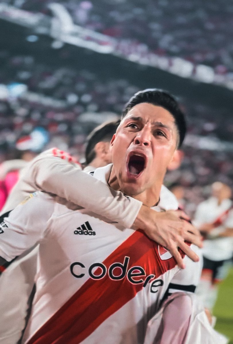 sariskleit's tweet photo. 38 años.
Feliz cumpleaños.
Enzo Nicolás Pérez. https://t.co/yVPkgUcuuq