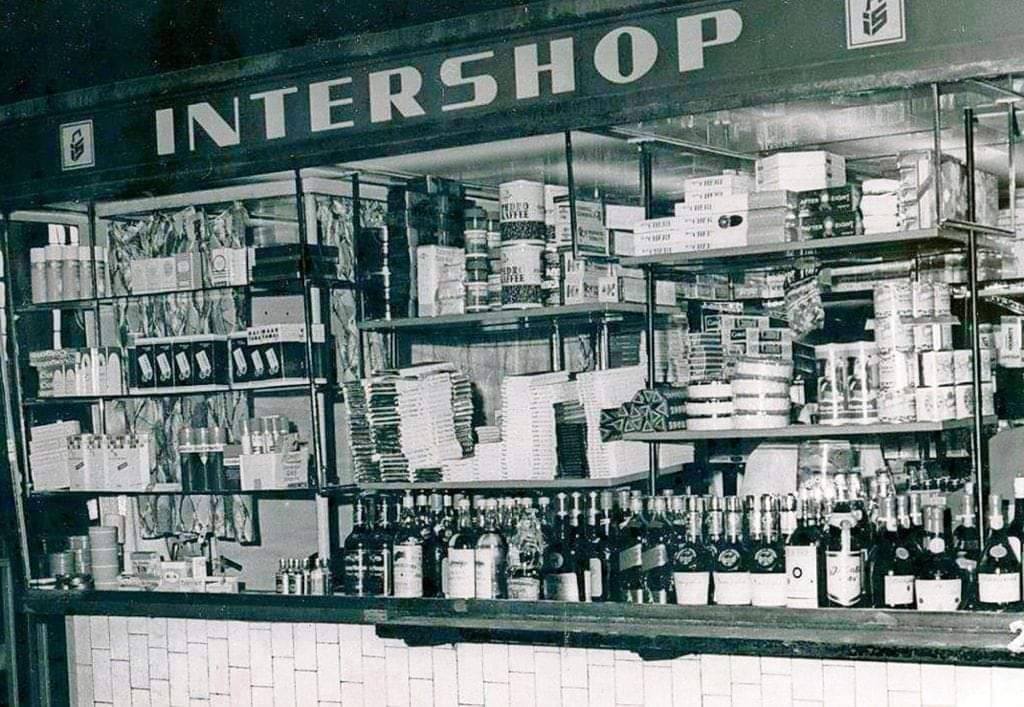 Ich sage nur: Der #Geruch 🤩

Am 14. Dezember 1962 wurde in der DDR die staatliche Handelsorganisation „Intershop GmbH“ von Vertretern der Mitropa und der Deutschen Genußmittel GmbH gegründet. 
#Intershop #Einkauf #Shop #Valuda #Geschäft #DDR #GDR #Ostalgie #EastGermany