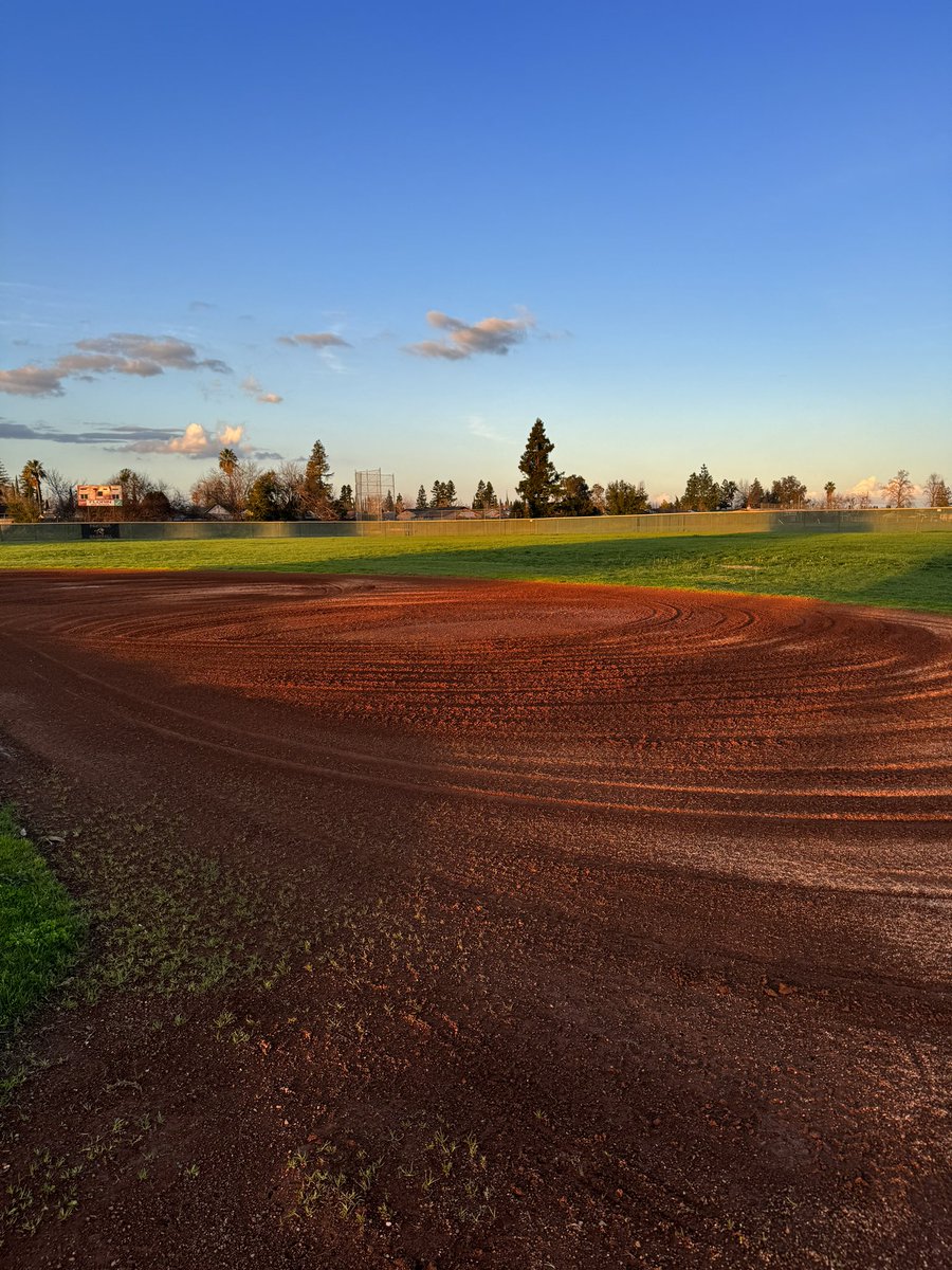 panthers_fhs's tweet photo. Scrimmage vs Grant is on for tomorrow. Fellas put some serious work on the field today! #fieldprep #baseball #winterweather @_Derricksmith1 @deric_quigley @SacBee_JoeD @PremierPrepsNMP https://t.co/tYmHXusSLc