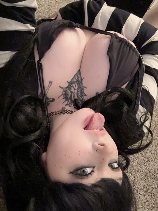 If I posted ass on Twitter who would appreciate it? https://t.co/NrefblCGY8