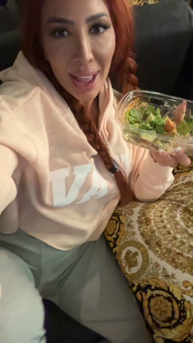 FARRAH ABRAHAM is live now! https://t.co/ddTvhL1vNM https://t.co/yiduza9NoW