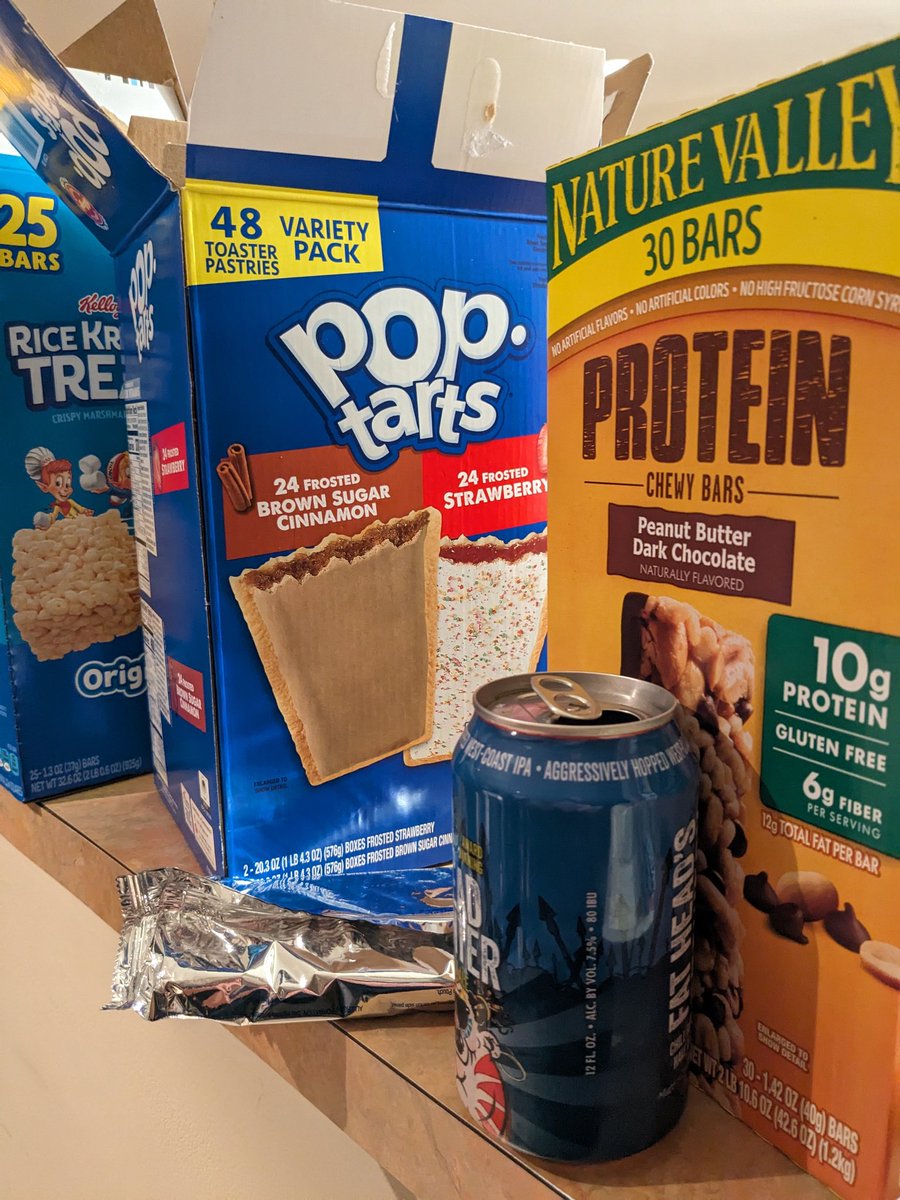 itsfeldman's tweet image. At a convention right now, thank you God. #poptarts