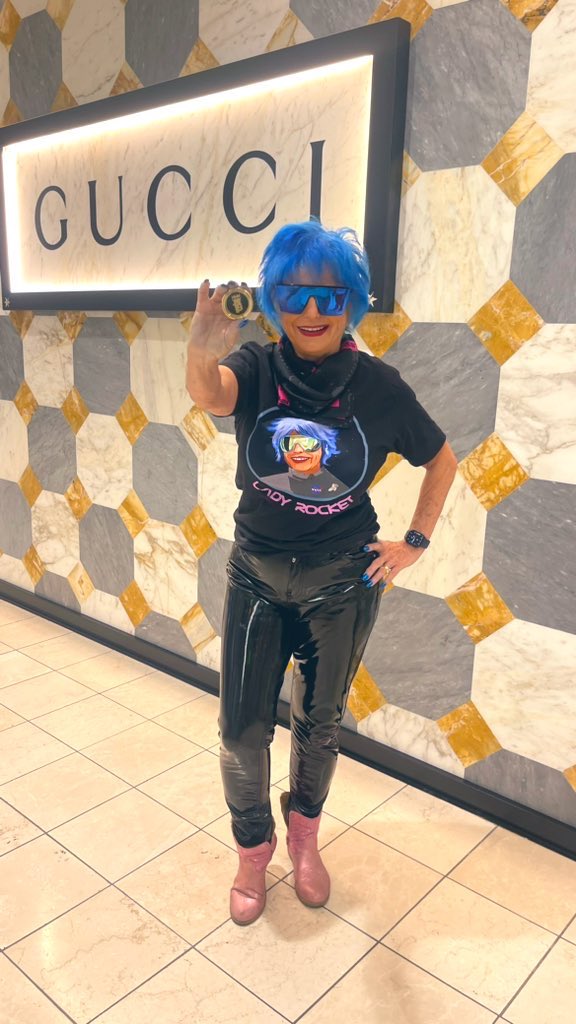 LadyRocketSpace's tweet photo. Lift off from LAX to Amsterdam, Munich, Warsaw, Lviv and beyond.
My Moon Tour with @GBsavant, CEO @CopernicSpace to showcase unprecedented "To The Moon" Art collection and  @CopernicSpace Moon Cargo sending to the Moon art and Investements in Space Assets.
Here with my #MoonPunk token by @READY_PLAYER_X .
@LadyRocketSpace Moon Punk will land on the Moon! Will showcase in Munich!