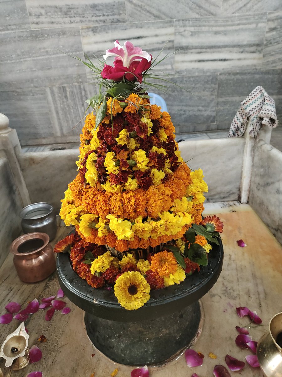 श्री रसेश्वर महादेव काशी हिन्दू विश्व विद्यालय दिनाँक 22 फरवरी 2024। सप्त स्थापना दिवस।

श्री महादेव हम सभी पर  कृपालु होवें।

यह बिनती रघुबीर गोसाई