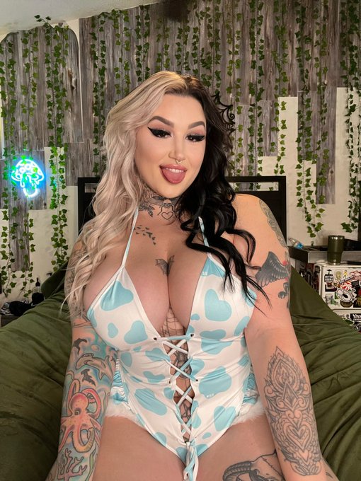 I have nipples Greg. Can you milk me? https://t.co/l1ywgMGUg9