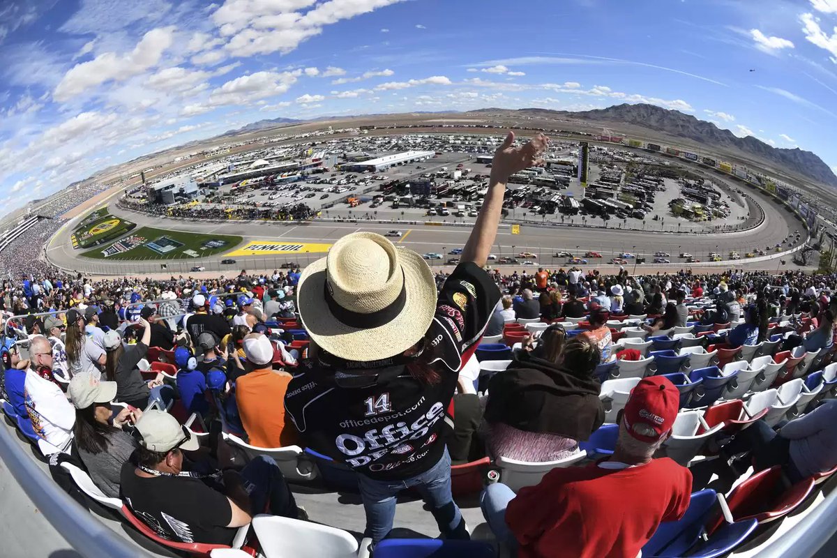 The Sports-Lover’s Guide to Las Vegas Right Now‼️ Check out the feature on @LVMotorSpeedway via @Thrillist 📸: Las Vegas Motor Speedway | Photo by Sam Morris, courtesy of Las Vegas News thrillist.com/lifestyle/las-…