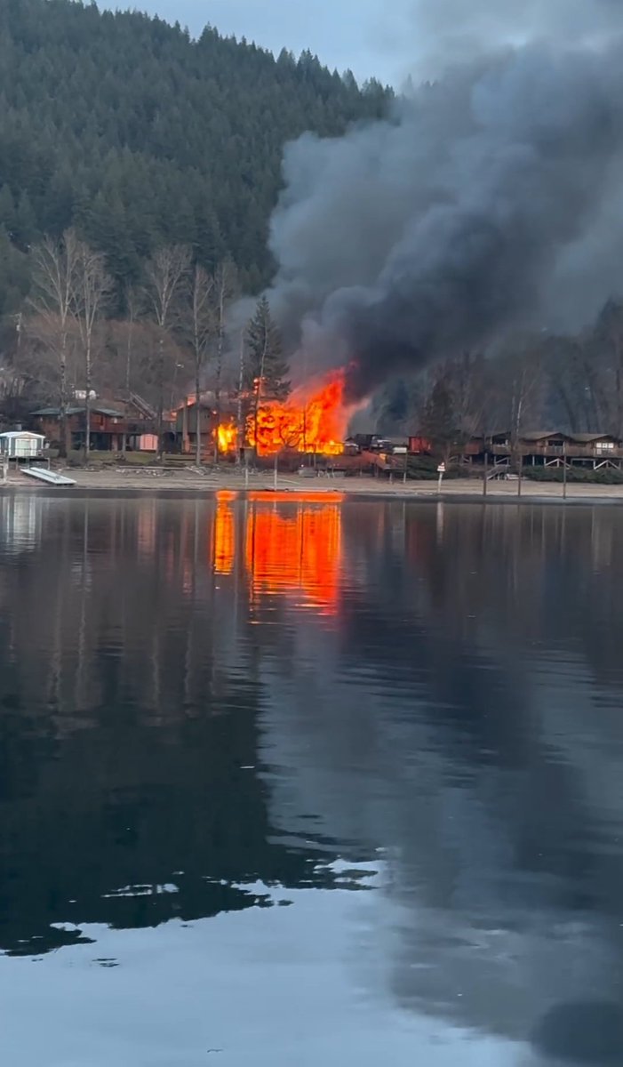 Kamscan's tweet photo. Reports say this is on the #ChaseBC side of #AdamsLake https://t.co/hLJVvkcelF