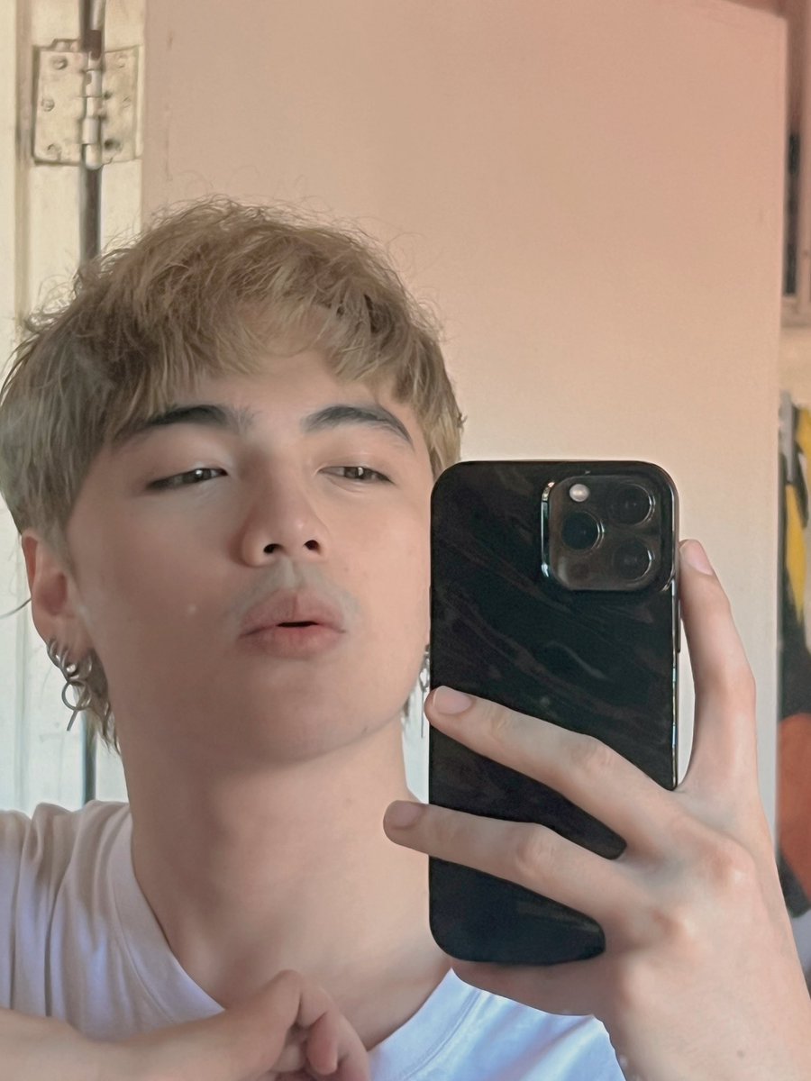 jennnawerid's tweet photo. You know I gotta do Daddy Lex selca day
#Lexpatch
@iamceolexx #IVAN
#LexReyes #LEXandrites https://t.co/4yqoN56Ehm