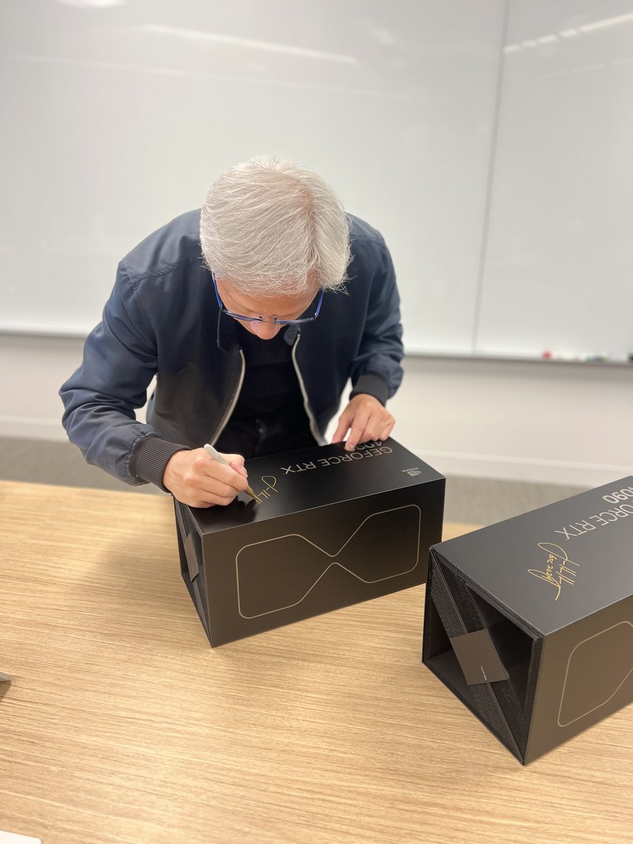 StabilityAI_JP's tweet photo. ／
🎉Stability AI Japan × NVIDIA #GTC24 開催記念🎉
抽選で1名様に『NVIDIA CEO ジェンスン フアン サイン入りGPU(GeForce RTX 4090)』が当たる🙌
＼

応募方法
1： @StabilityAI_JP をフォロー & このポストをリポスト
2：こちらのリンクから #GTC24 に参加登録
https://t.co/qVQqHL8QyA
3：3月19日(火)から3月27日(火)午後4時59分までの期間中にお好きなセッションを少なくとも一つ以上視聴

🕰️締切は日本時間3月27日(火曜日) 午後4時59分

NVIDIAのGPUでStability AIの生成AIモデルを動かしてみませんか？
