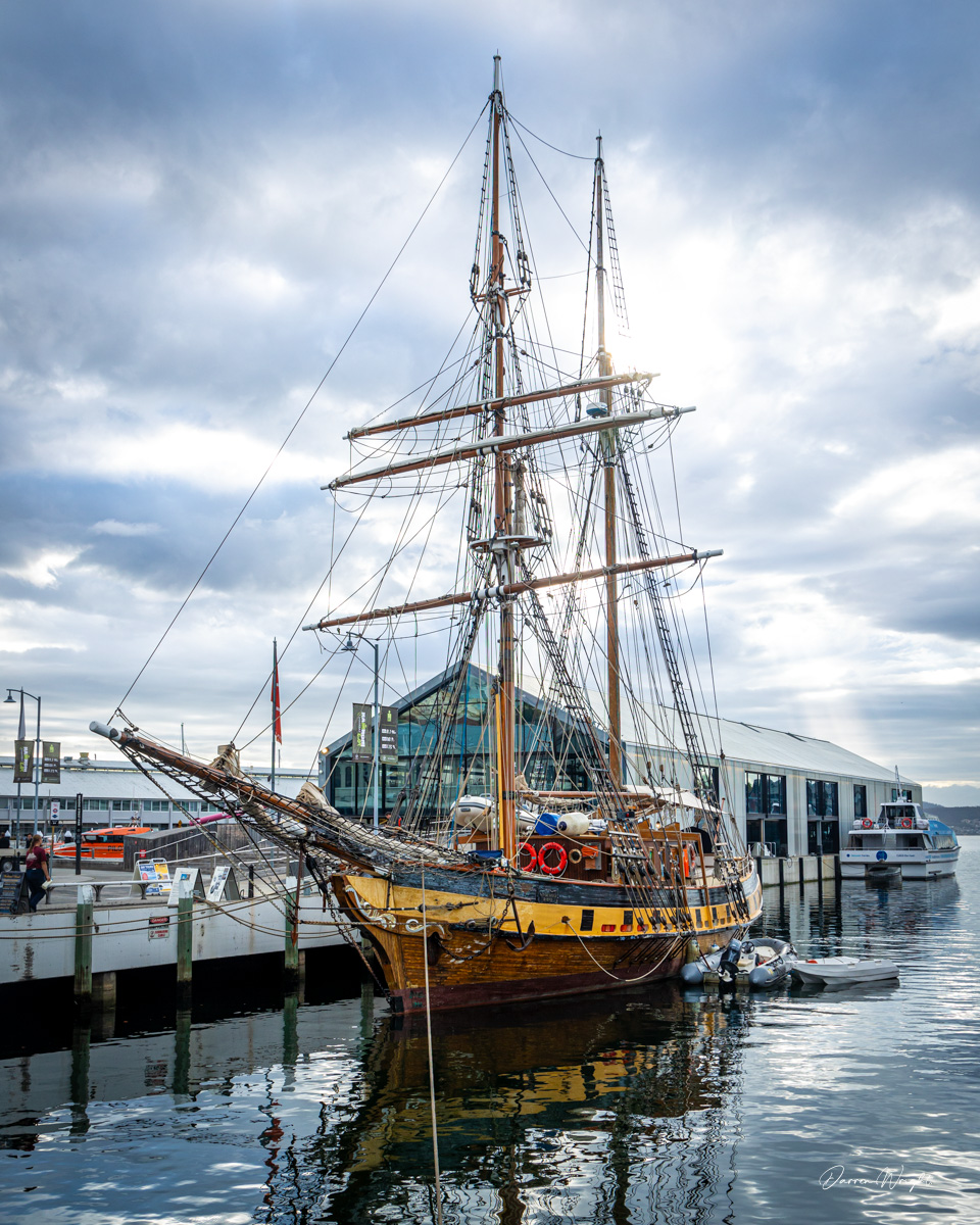 Windeward-Bound, Brooke Street Pier, nipaluna / Hobart
golinks.au/constitution-d…
.

.
.
.
#windewardbound #brookestreetpier #southerntasmania #tasmaniaaustralia #constitutiondock #constitutiondockhobart #hobarttasmania #riverderwent #tasmanianphotographer #tasmanianphotography