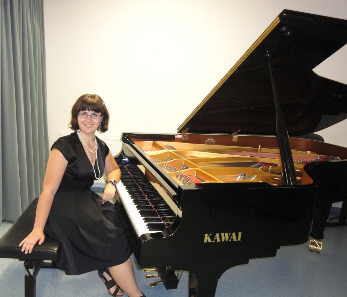 #FlashbackFriday Going back to a time when I played at Hofburg Presidential Palace in Vienna, Austria. I had the opportunity to share the spotlight with multi-award-winning classical pianist Anastasia Huppmann.

#music
#piano
#Vienna  
#HofburgPresidentialPalace