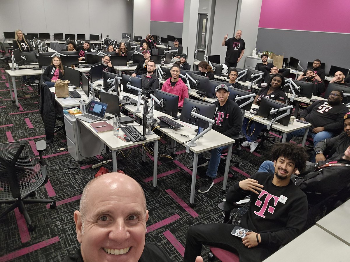 GGuerra305's tweet photo. Day 2 of FL North Market MD @EddiePryor7 West coast districts P360 TCLO trainings. Coaching on how to position P360 & show customers the benefits that P360 offers! #Ready2Win! @davynavy9195 @BrittHinchcliff @TampaBeastDM @TampaBeastDM @OJP305 https://t.co/xMH98lwdaq