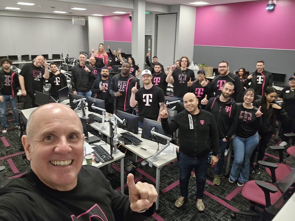 GGuerra305's tweet photo. Day 2 of FL North Market MD @EddiePryor7 West coast districts P360 TCLO trainings. Coaching on how to position P360 & show customers the benefits that P360 offers! #Ready2Win! @davynavy9195 @BrittHinchcliff @TampaBeastDM @TampaBeastDM @OJP305 https://t.co/xMH98lwdaq