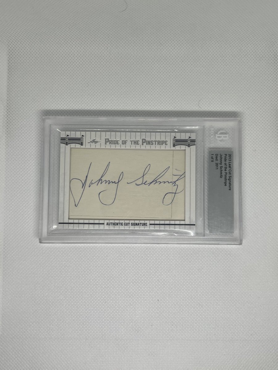 PostgameTG's tweet photo. @BlandSimple @Iminsearchof Pretty random Yanks auto, any interest? https://t.co/Mgs3OV7PAH