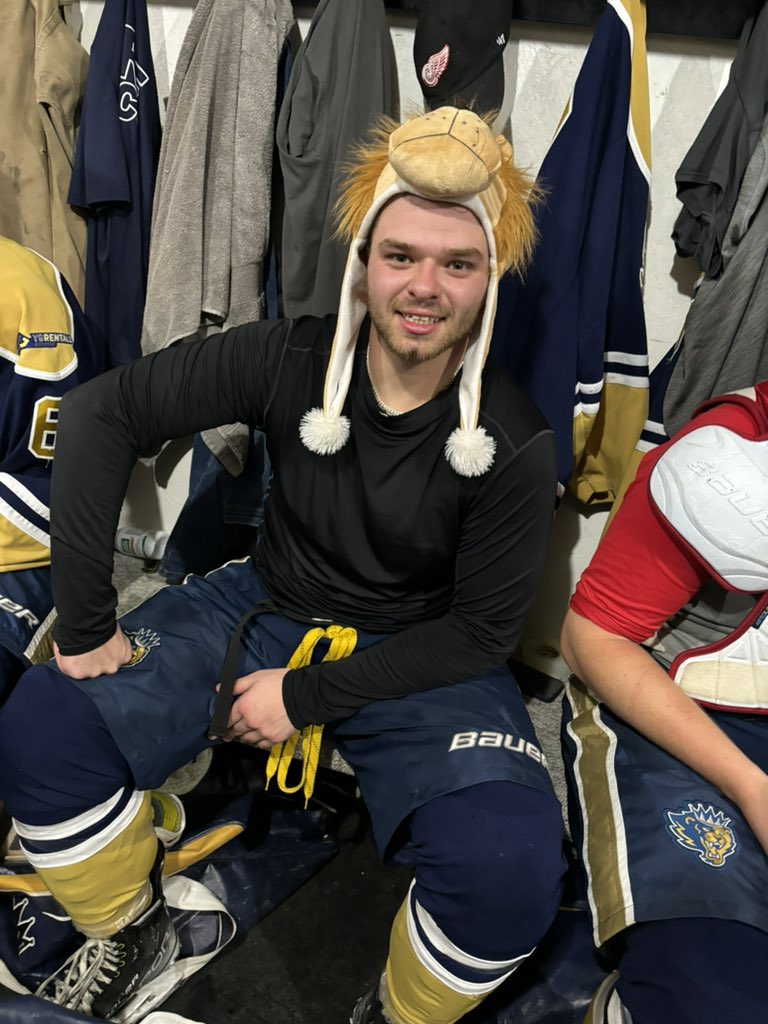 Monarchs extend the series with a 6-5W 21 seconds into OT. Shots 45-41 Glaslyn. POG goes to <a href="/TeganTeddy9/">Tegan peters</a> #skprairie