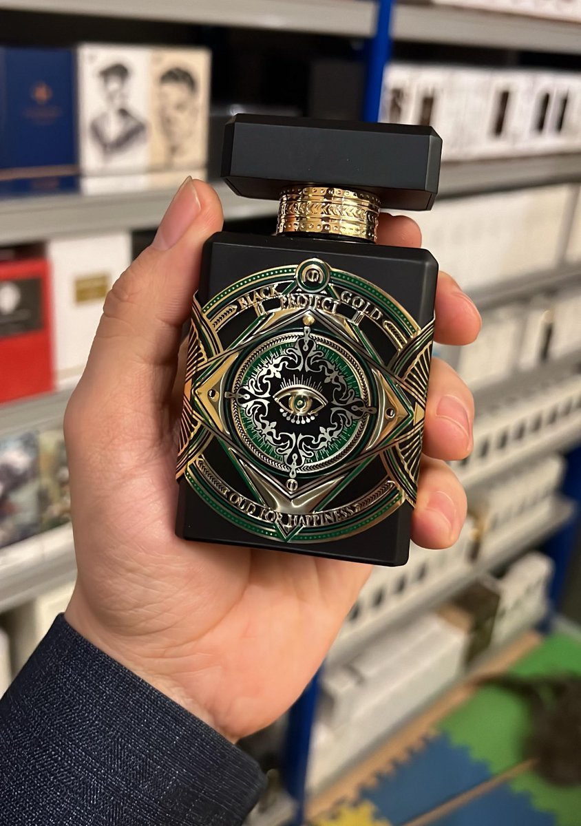 perfumerahgad's tweet photo. احلا صباح مع احل�� عطور 
#صباح__الخيرِ 
#يوم_التاسيس https://t.co/7vzQOhLxfA