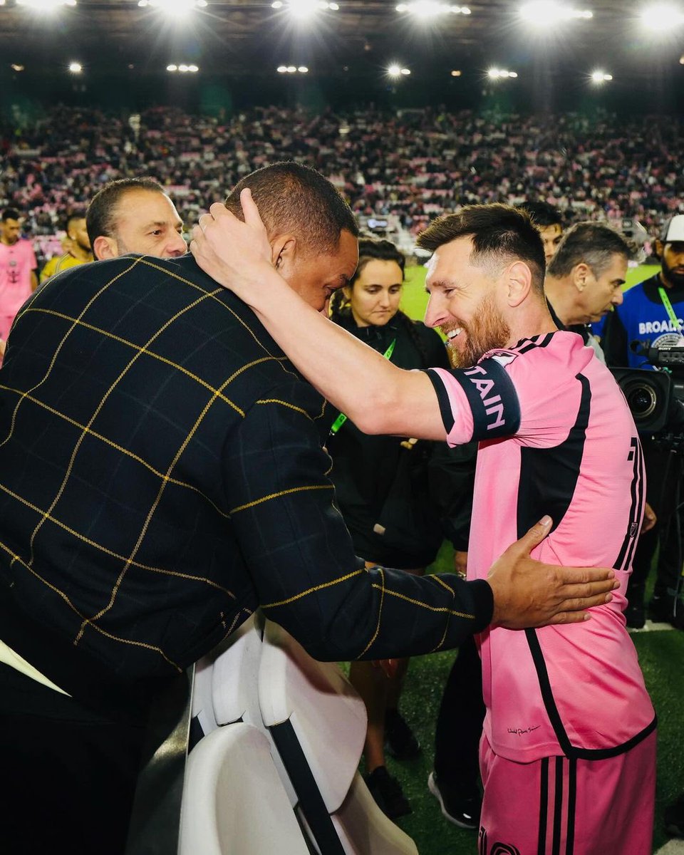 WillSmith2real's tweet image. This was CRAZY!! Big congrats on the W @TeamMessi  @OfficialDBecks_ 

- Will Smith