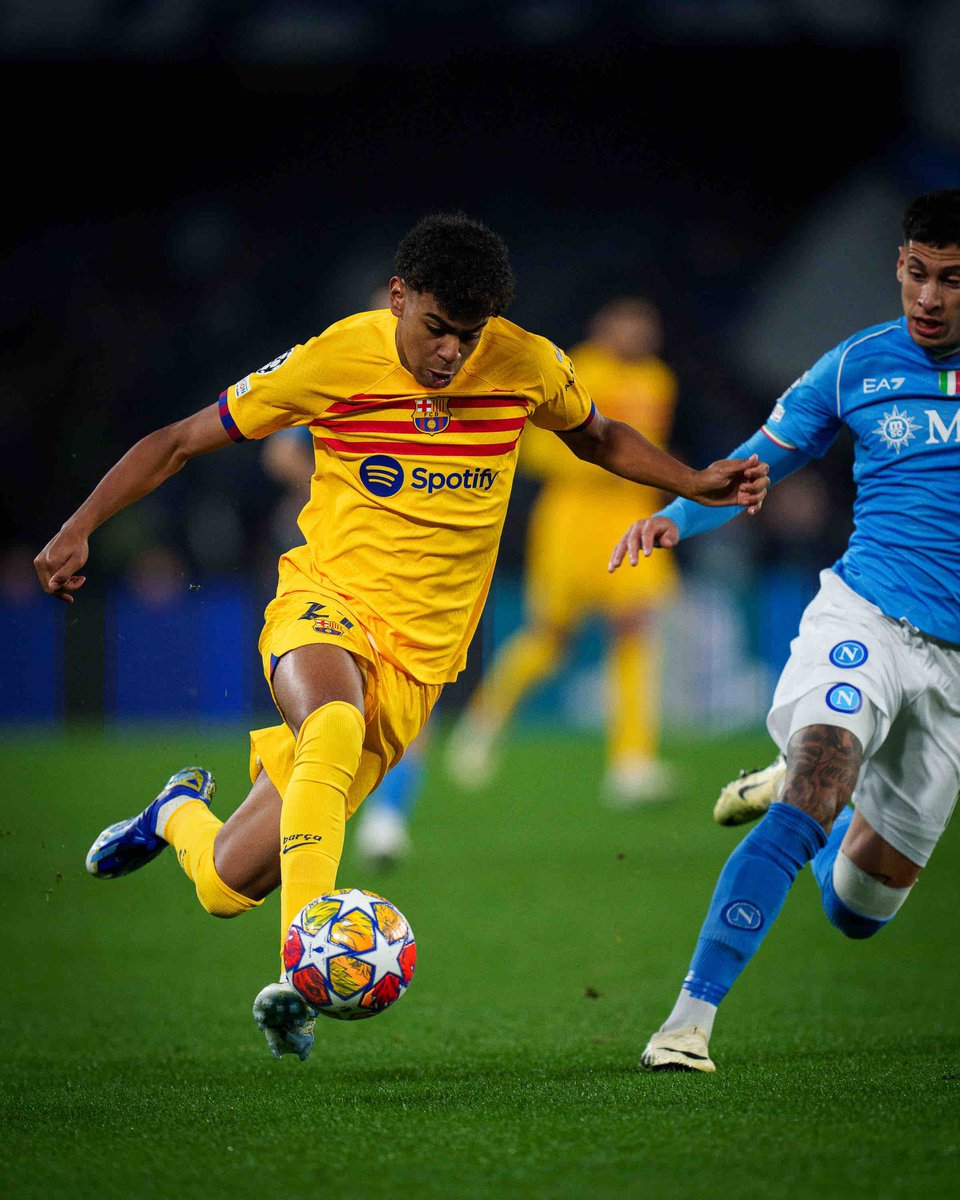 PulseSportsUGA's tweet photo. Barcelona and Spain 🇪🇸 youngster Lamine Yamal became the youngest player to ever play in the @ChampionsLeague knockout stages when he featured in a 1-1 draw with Napoli on Wednesday aged 16 years, and 223 days.
#PulseSportsUGA #ChampionsLeague #NAPFCB https://t.co/A3dyhzCnFr