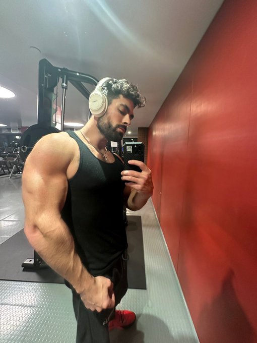 Biceps pump❤️💪 https://t.co/nz3YRC1hJR