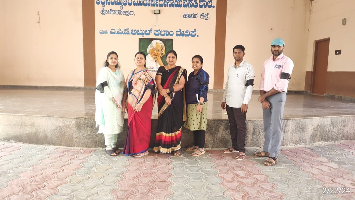KSMWTA786's tweet photo. @CMofKarnataka @DOMGOK @BZZameerAhmedK 
@CMofKarnataka @BZZameerAhmedK @DOMGOK  honourable cm sir and minister sir, today's silent protest entered to 9th day urging to release revised c&amp;r and to solve other issues related to promotion equal pay for Art teachers, novodaya .. https://t.co/PgZUbSZNpB