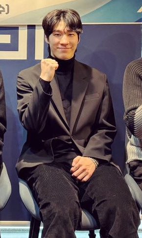 goddaeheon's tweet photo. 대헌이다….!!!!!🥹🥹
개큰구매드가요💕 https://t.co/5fSJwZBvSL