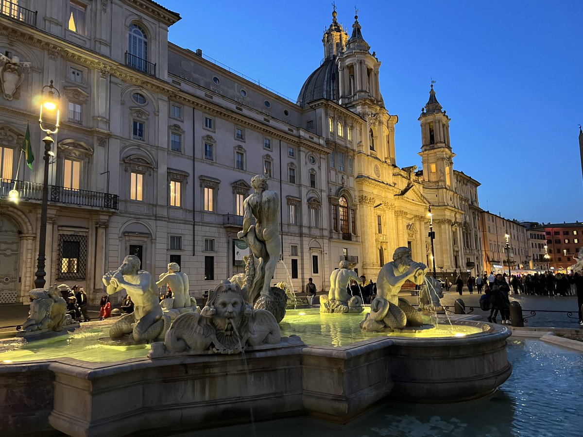 DoctorJOtto's tweet image. Piazza Navona #MonomoyInItaly #monomoyInItaly #monomoy @MonomoySchools @MonomoyLatin @miss_lee_shark
@cranberryteam @MonomoyMelinda @mrhsvpa