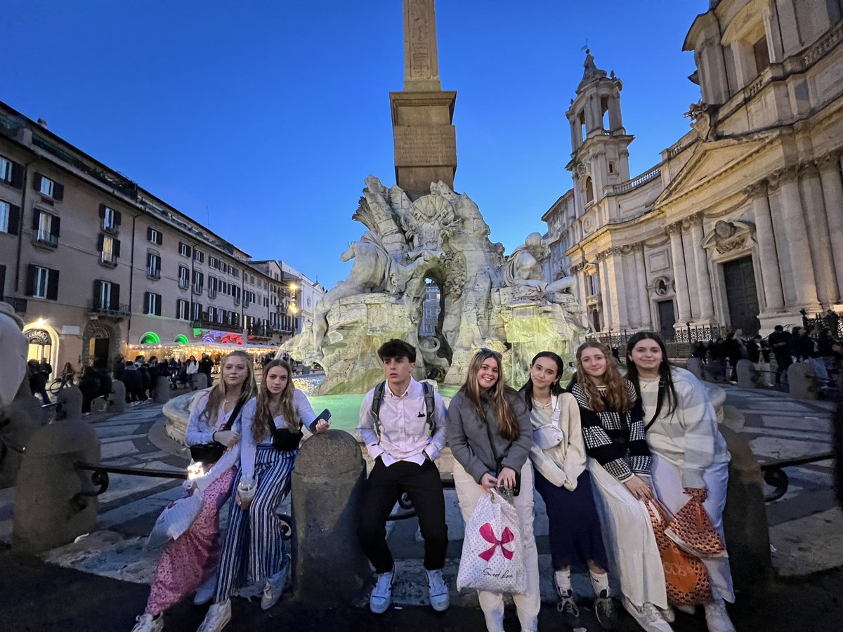 DoctorJOtto's tweet image. Piazza Navona #MonomoyInItaly #monomoyInItaly #monomoy @MonomoySchools @MonomoyLatin @miss_lee_shark
@cranberryteam @MonomoyMelinda @mrhsvpa