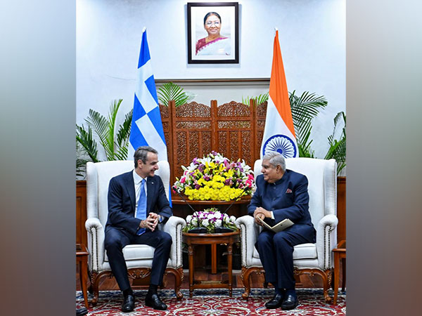 ChanakyaForum's tweet photo. #GreekPM calls on #vicepresident Dhankhar, leaders discuss ‘deepening bilateral engagement between two nations’

Read More 👇
https://t.co/K4D6p6hxdX https://t.co/bzrhtUczYP