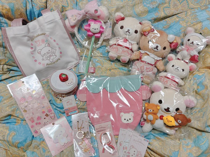 本日のリラスト&amp;コリスト戦利品ノベルティのおみみカチューシャもお花ぬいも手に入れられてよかったイチゴ好きにはたまらんな今回のコリラちゃんリラさんも揃えて欲しかったから朝リラスト頑張ったよいちご巾着このタイプの10年くらい前にリラさんででてたねえ!は〜かわいい 