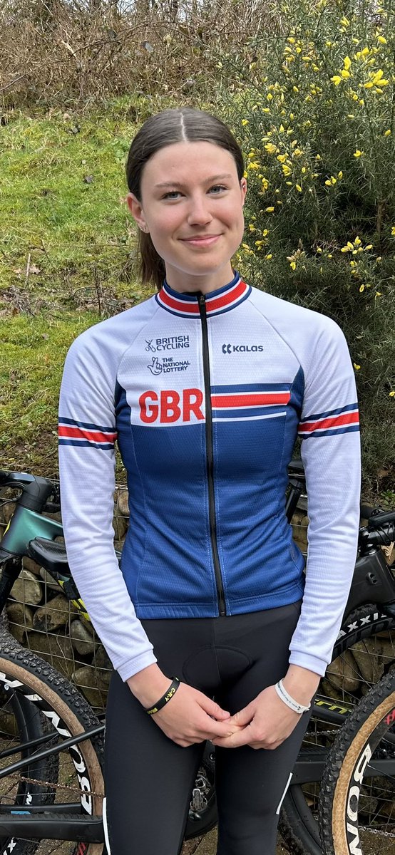 Finally managed to get a pic of Aelwen in her GB kit 🇬🇧
#proudparents 

@TORQfitness 
@VeloMyrddinCC 
@ybeic1 
@AbergavennyRC 
@WelshCycling 
@BritishCycling
