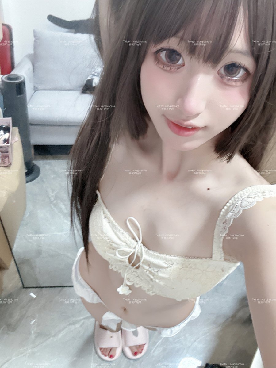 黄推福利内容 - 香蕉不呐呐的精彩图片 福利姬香蕉不呐呐分享的黄推图片4 - 网红私拍内容