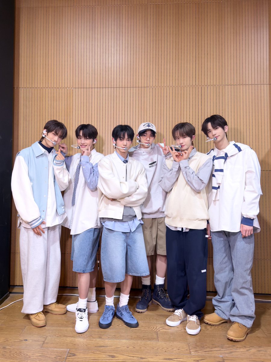 TWS_PLEDIS's tweet photo. [#TODAYWITHUS]
240222 M COUNTDOWN

#TWS #투어스 #247WithUs
#Sparkling_Blue https://t.co/T39e9Tqp6A