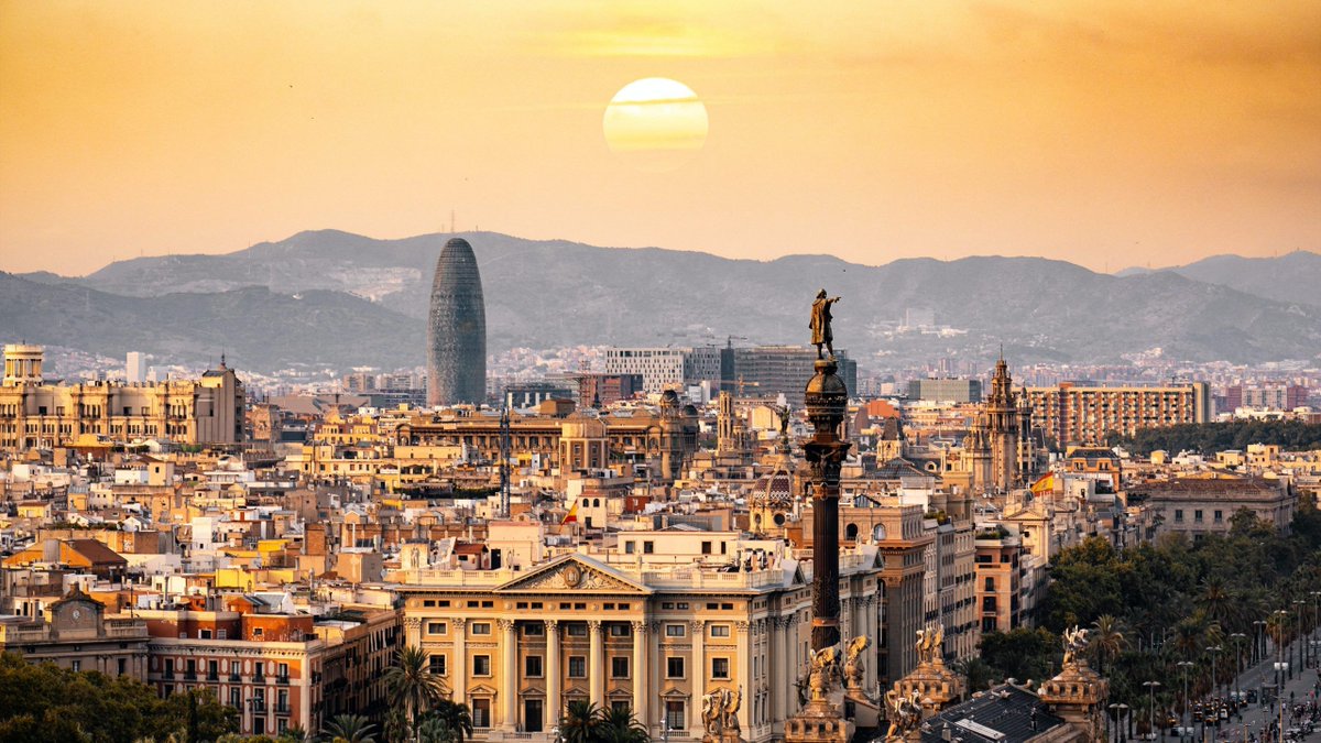 ✨🌃 Explore the magical city of Barcelona! From enchanting architecture to vibrant streets, immerse yourself in the whimsical charm of the Catalan capital. 🌟 #321Barcelona.com #LoveBCN