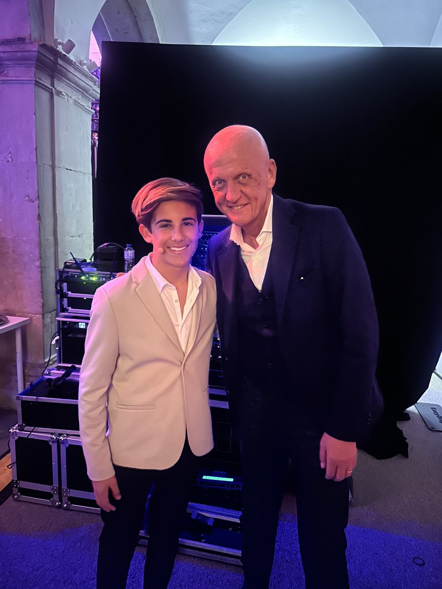 👋Hello Mr Pierluigi Collina ⚽️🔥
<a href="/Microsoft/">Microsoft</a> #BTF24 #buildingthefuture