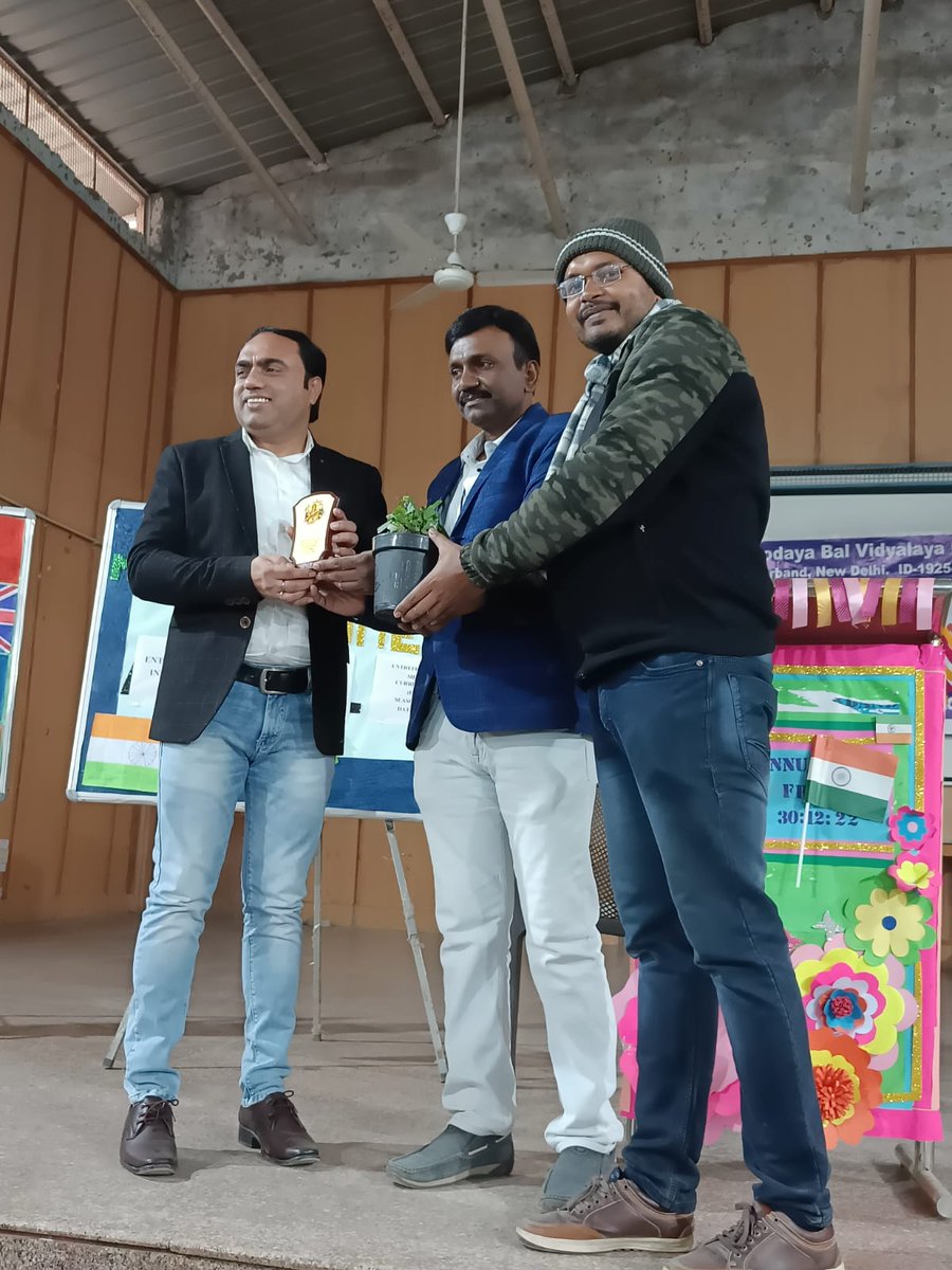 sbvno2_1925402's tweet photo. LEI (Live Entrepreneur Interaction) under EMC Business Blaster Project with our respected sir Mr. Gurucharan Guglyani. https://t.co/yMLZuhxIBb