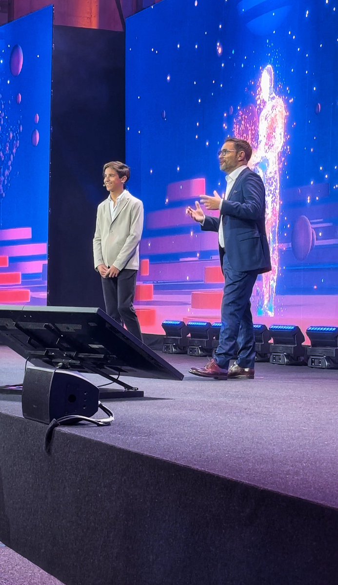 Second day of Building the future 24 🤩 LezzzGooo 🔥 @#BTF  <a href="/Microsoft/">Microsoft</a> <a href="/rodrigopratas/">Rodrigo Pratas</a>