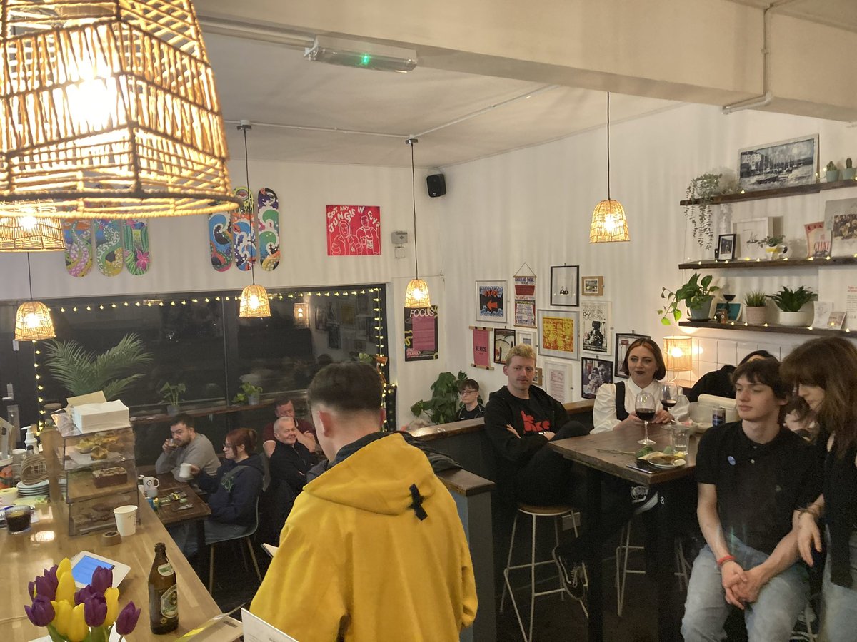 Another amazing night at Otto yesterday celebrating the release of 'Matching Set'.

If you're seeing this and thinking about getting a book, go on. You might just love it...

💛