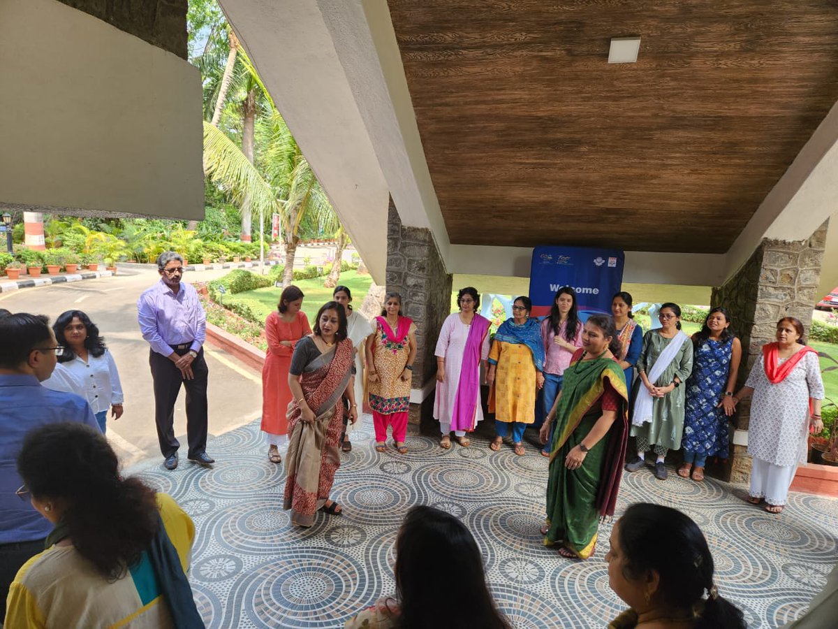 DTG_Nrityanjali's tweet photo. #DidYouKnow? "Learning can happen only once the students are in the #receivingmode? We teachers need to follow some methods to make that happen" #DrTusharGuha This was the crux of the programme taken by us based on our #mentor's extensive research, for #HPPathshala @HPCL https://t.co/EE0foXDvIP