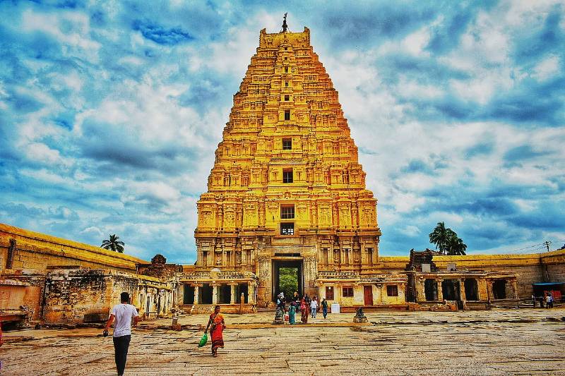 BIG NEWS 🚨 Karnataka Govt passes bill on collection of funds from temples.
Bill mandates that the Govt will collect 10% of the income of temples that have revenue of more than Rs 1 crore.

BJP says this is like Jizya Tax against Hindus by Congress ⚡

Congress said it will be