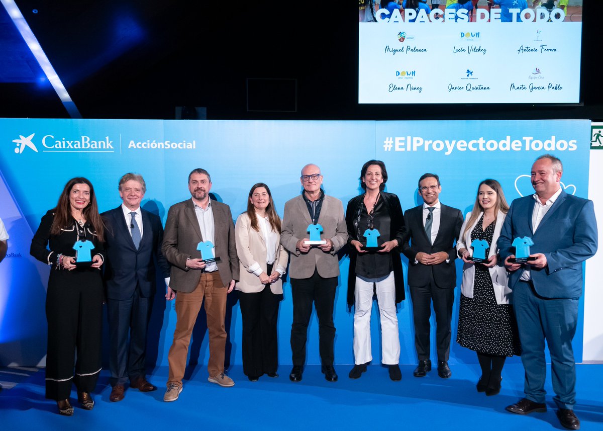 VoluntCABK's tweet photo. Gracias a 'El Proyecto de Todos', 122 proyectos de colaboración con ONGs, propuestos por los propios empleados de CaixaBank, recibirán una ayuda económica con la que dar vida a sus iniciativas 🤝 ¡Vuestro compromiso es el que empuja el cambio! 🙌 https://t.co/KSzV5dfFPY