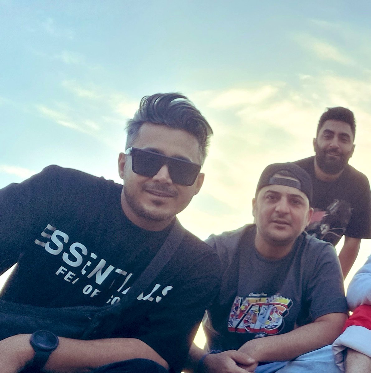 پسر ساحل𓃬☼ tweet media