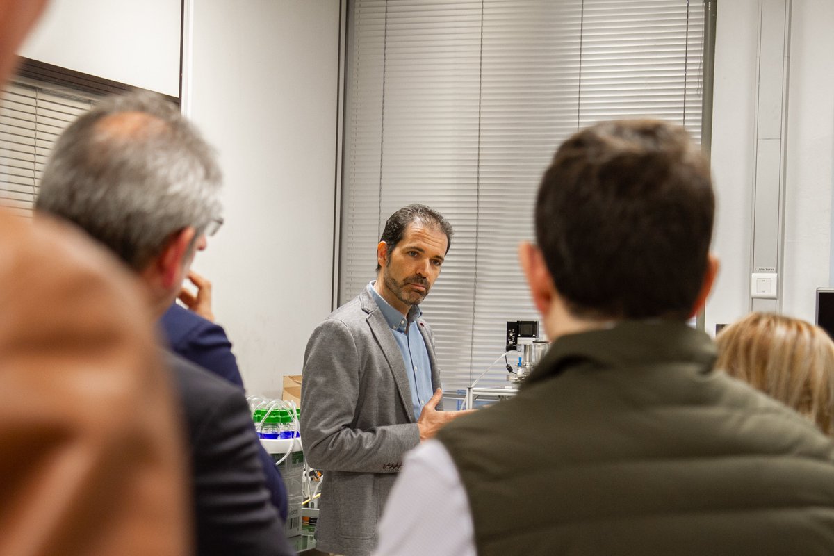 Ceit_BRTA's tweet photo. Ayer nos visitó el Diputado de Sostenibilidad de @Gipuzkoa, @asensioji y de @monicapedrlan
Tuvimos la oportunidad de presentar las últimas innovaciones que se están desarrollando en #Ceit desde el grupo de Agua Y Residuos♻
¡Gracias por la visita e interés @OrainIngurumena! https://t.co/P2N6vaKJMj