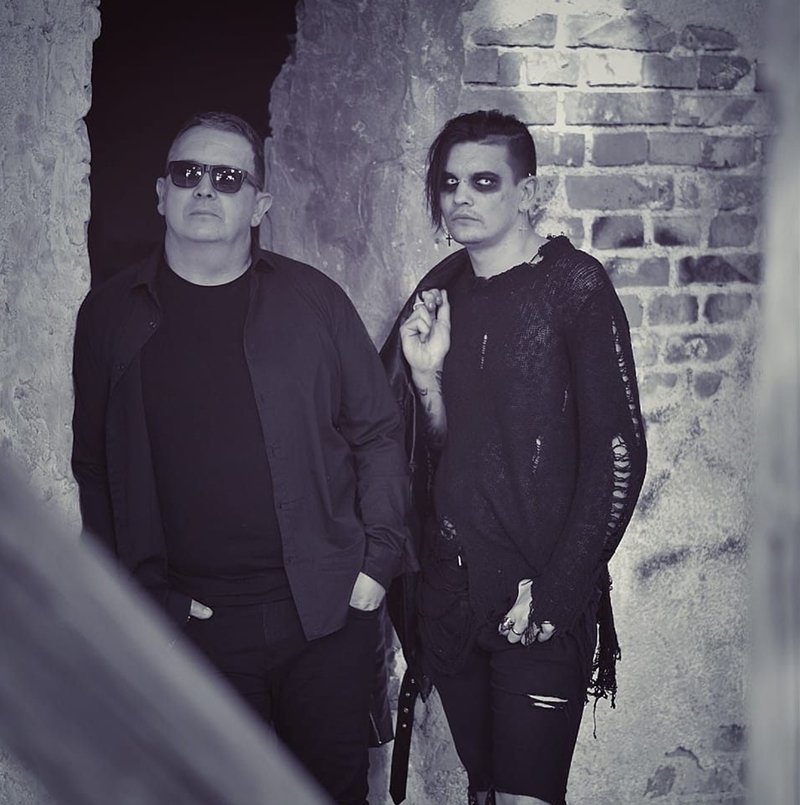 johnny37564's tweet photo. ♪ Crow Black Dream - Csak csend

excellent darkwave/goth vibes, beautifully compact compositions and a mood that will stay with you long afterwards. one of the deliciously melancholic highlights of the year so far. for fans of She Past Away, Clan of Xymox and such. https://t.co/0anTPfu0Go