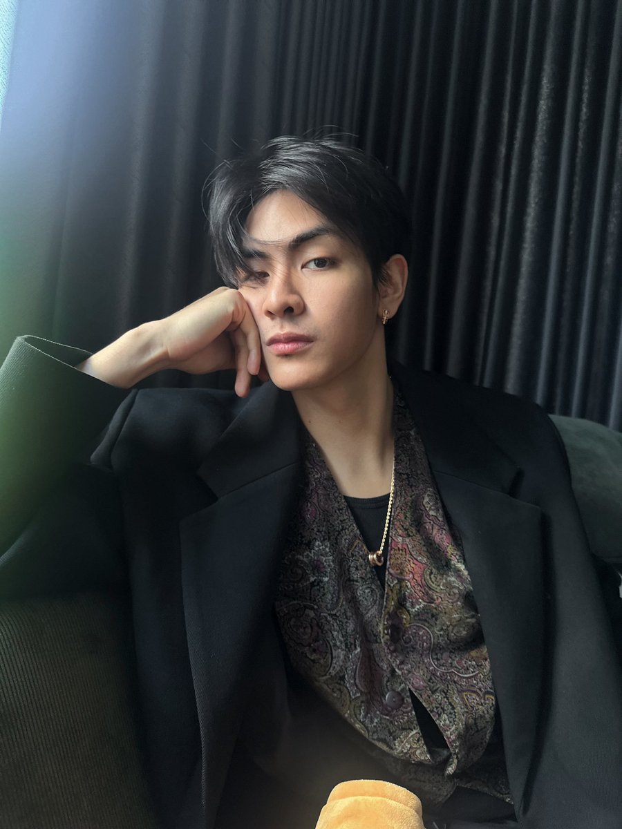 ChenRcj's tweet photo. I told my mom about you https://t.co/y4cnEtIzKN