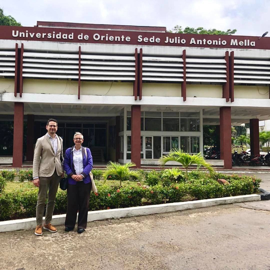 I nostri professori Elisa Sartor e Matteo De Beni sono attualmente coinvolti in un #interscambio di conoscenze accademiche presso la Universidad de Oriente, Sede « Julio Antonio Mella » a Santiago de Cuba (#Cuba). Buon lavoro!