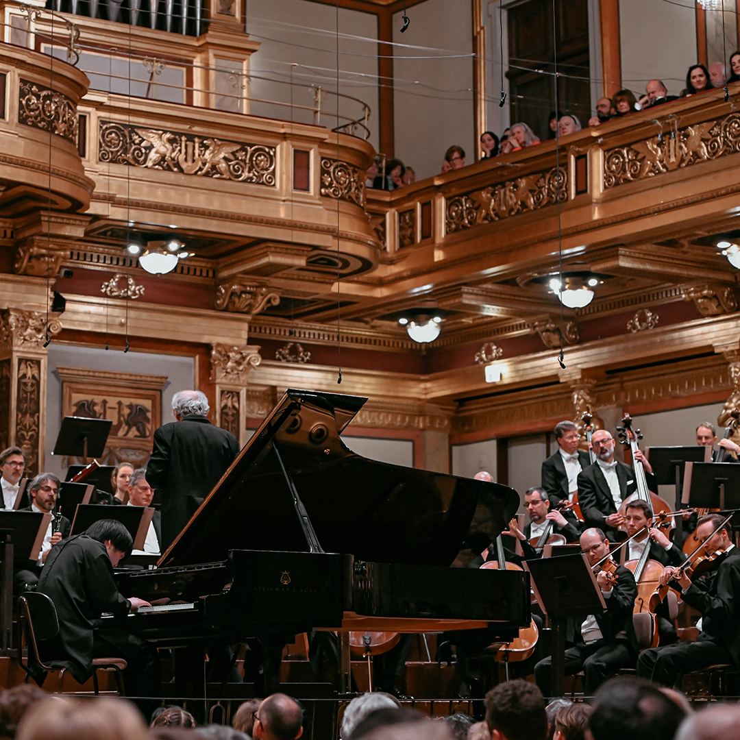 Impressions from yesterday's concert, in which @maofujita_piano made his debut in the Golden Hall with the @viennasymphony under Ádám Fischer. The programme included Haydn's Symphony No. 95, Mozart's C minor Concerto and Bartók's Concerto for Orchestra in the second half ✨🎶