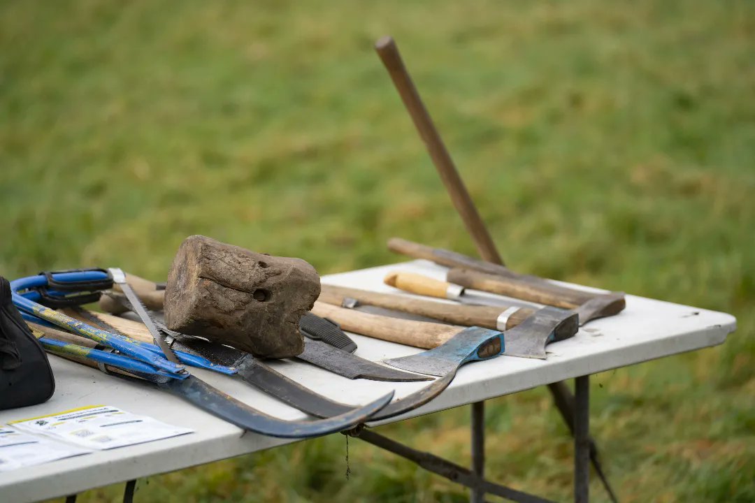Last chance to book a hedge laying training day this season! 

▪️2x spots left: Co. Carlow this Saturday 24th
▪️1x spot left: Co. Wexford this Saturday 24th

Book here: hedgerows.ie/events/

📸 Photo by Freddie Greenall